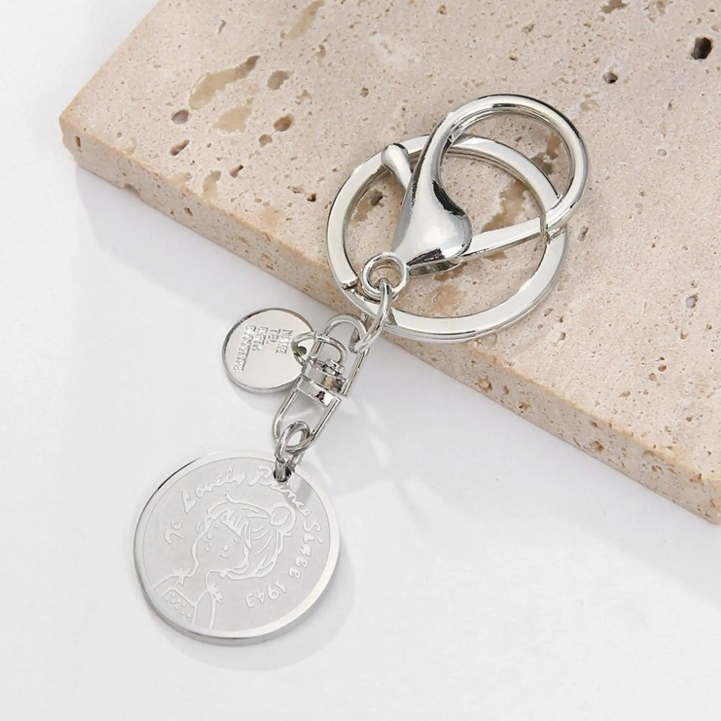 Handmade Prince & Princess Metal Keychain: A Romantic Touch for Your Keys