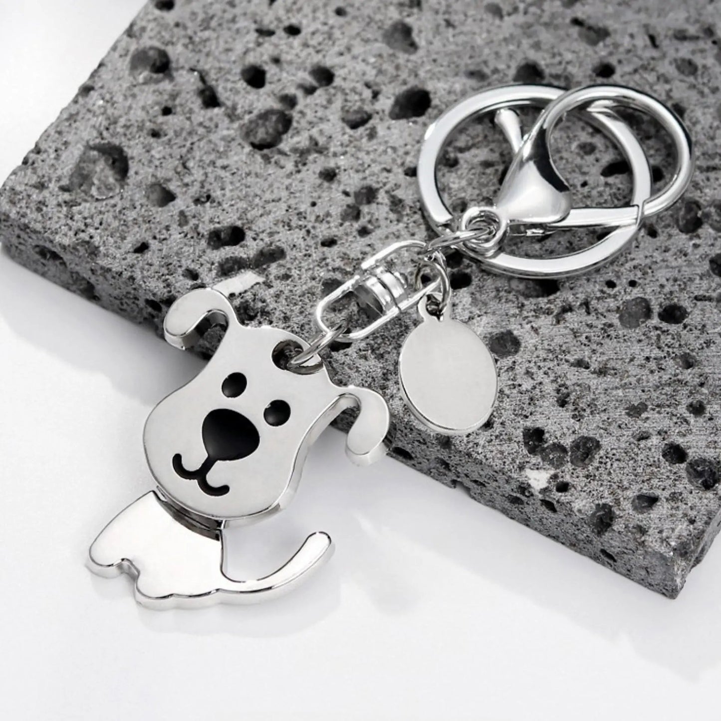 Handmade Retriever Dog Metal Keychain: Loyal Companion for Keys