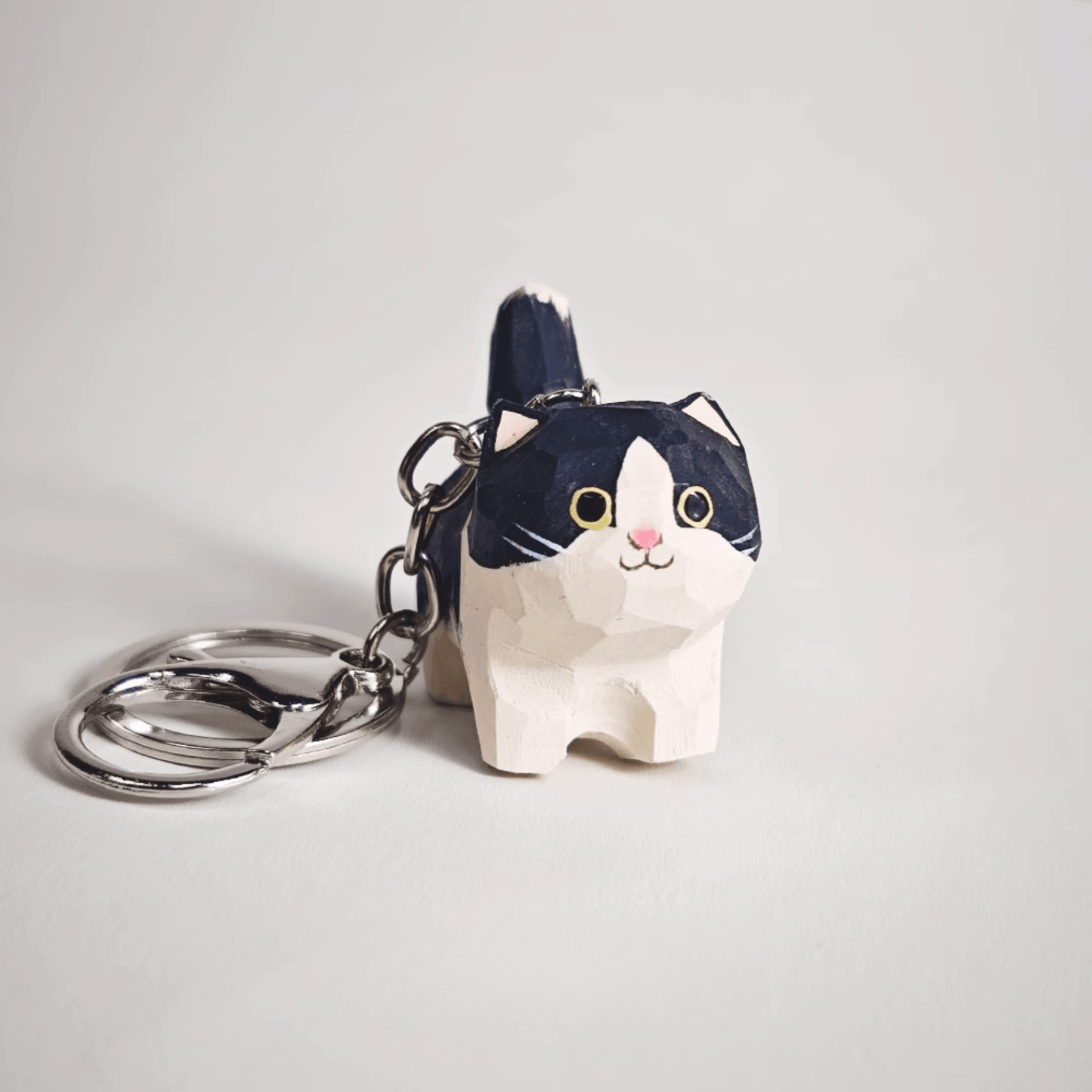 Mini Wooden Kitten Keychain - Rustic Elegance in Your Pocket