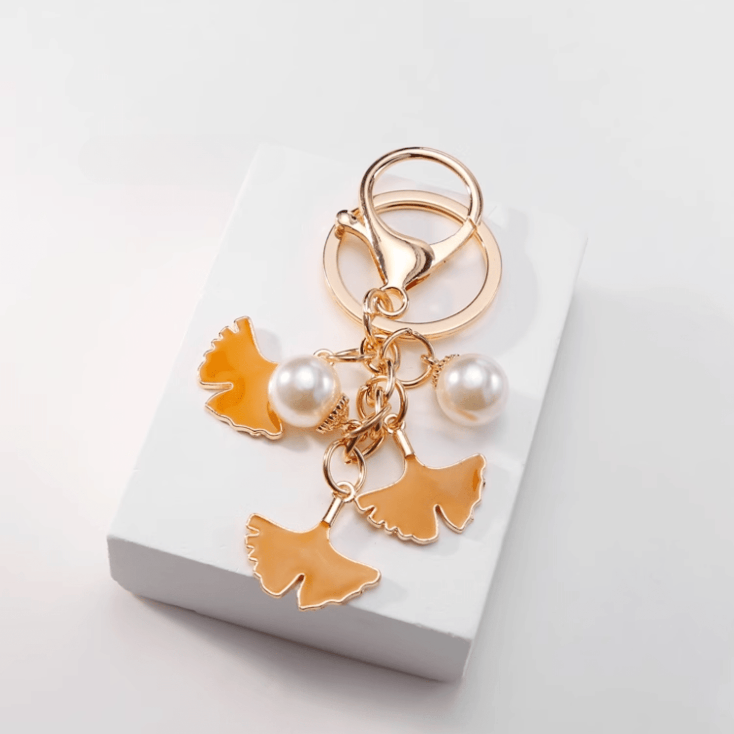 Handmade Maple Pearl Metal Keychain: Nature-inspired Elegance