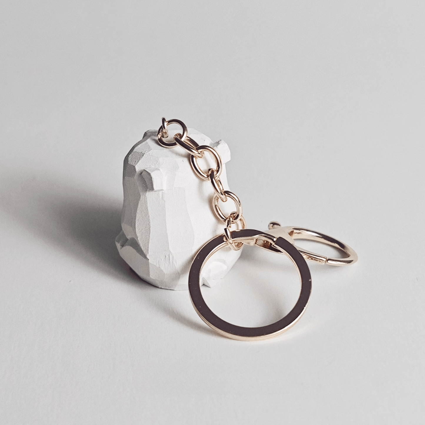 Arctic Wood Polar Bear Keychain - Handcrafted Nordic Design