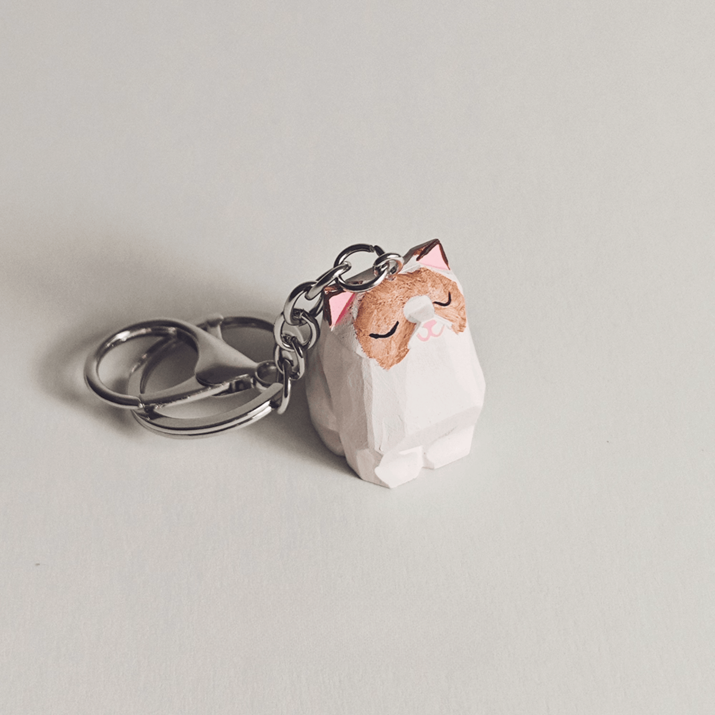 Ragdoll Cat Wooden Keychain - Handcrafted Eco-Friendly Design for Cat Lovers