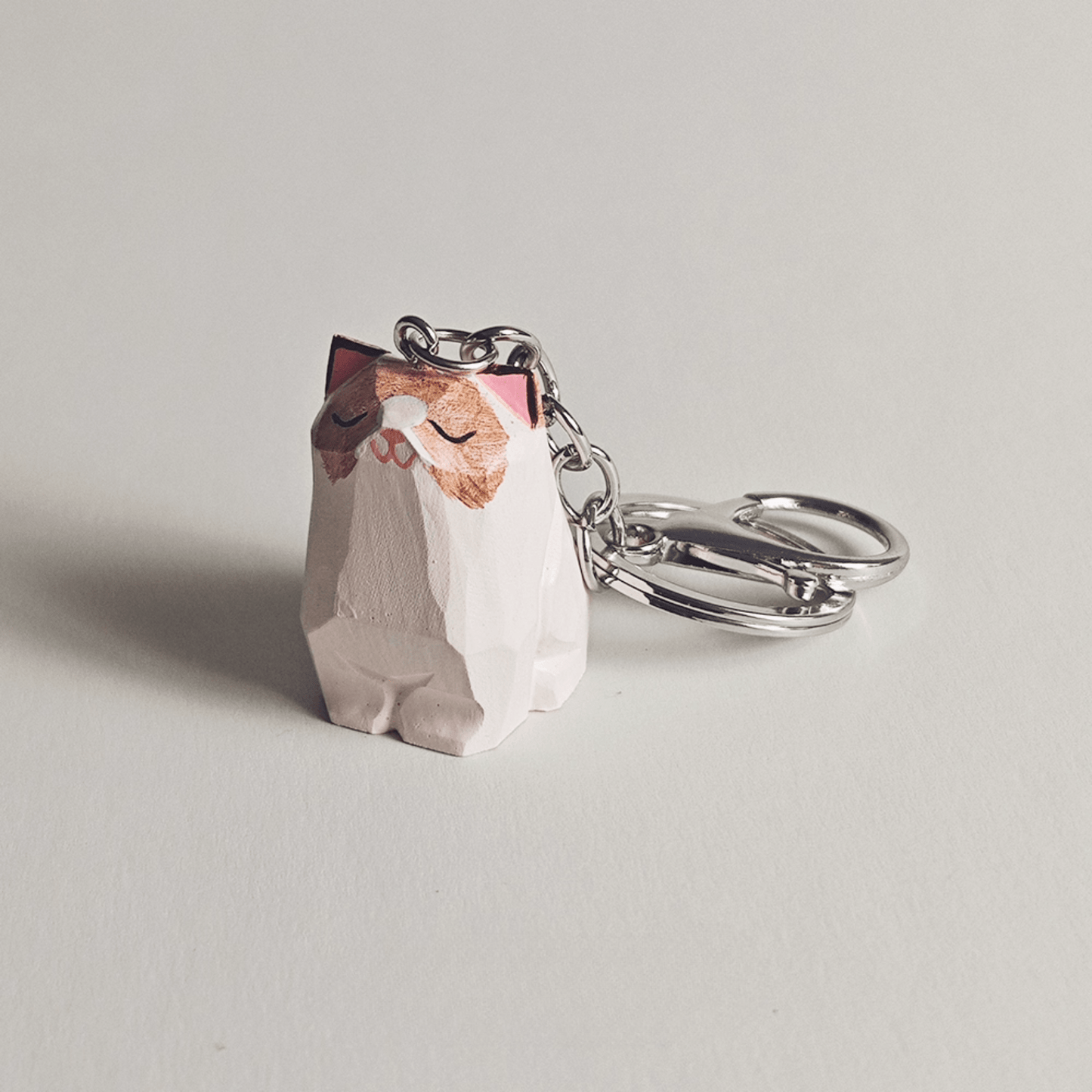Ragdoll Cat Wooden Keychain - Handcrafted Eco-Friendly Design for Cat Lovers