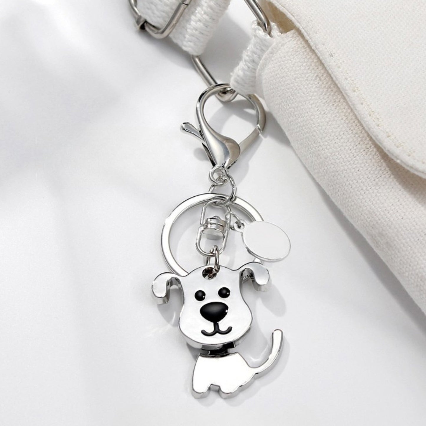 Handmade Retriever Dog Metal Keychain: Loyal Companion for Keys
