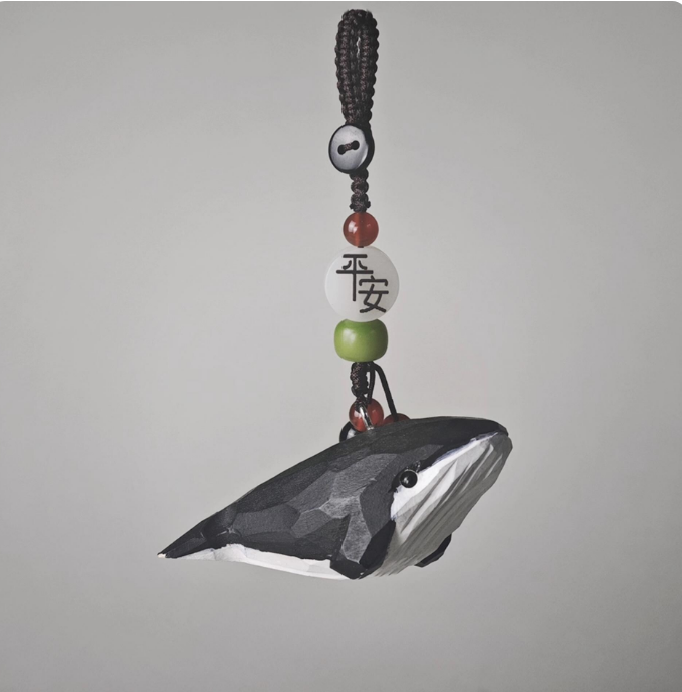 Whale buckle keychain