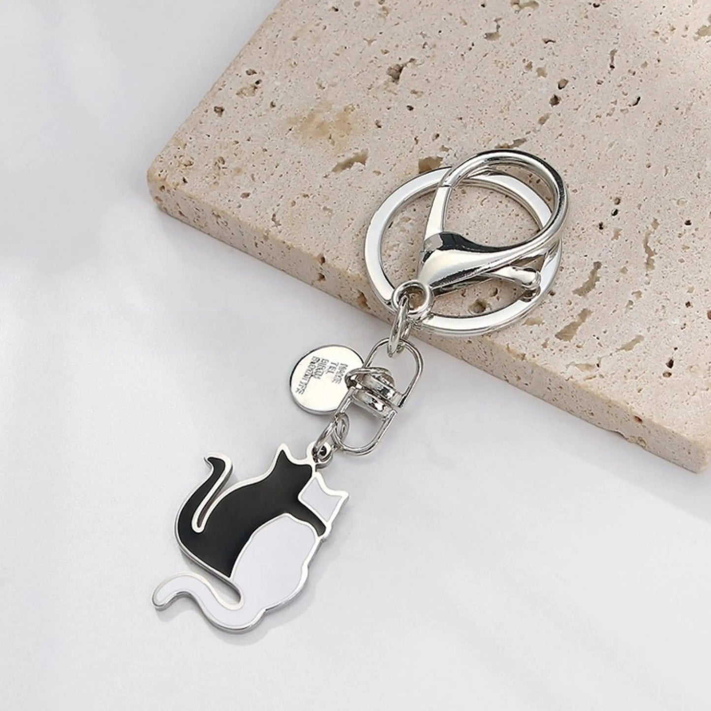 Buddy Cat Metal Keychain: Your Feline Friend on the Go!