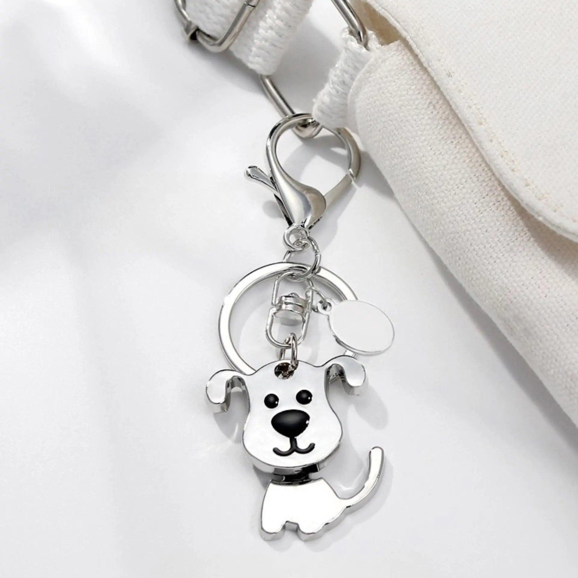 Handmade Retriever Dog Metal Keychain: Loyal Companion for Keys