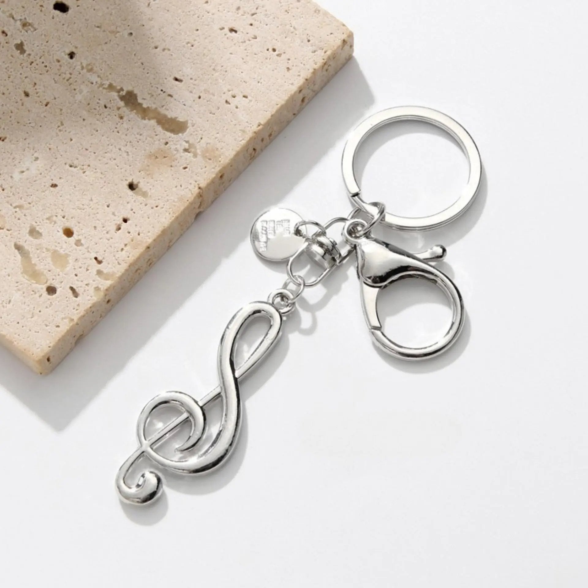 Handmade Rhythm Notes Metal Keychain - Musical Love for Your Keys!