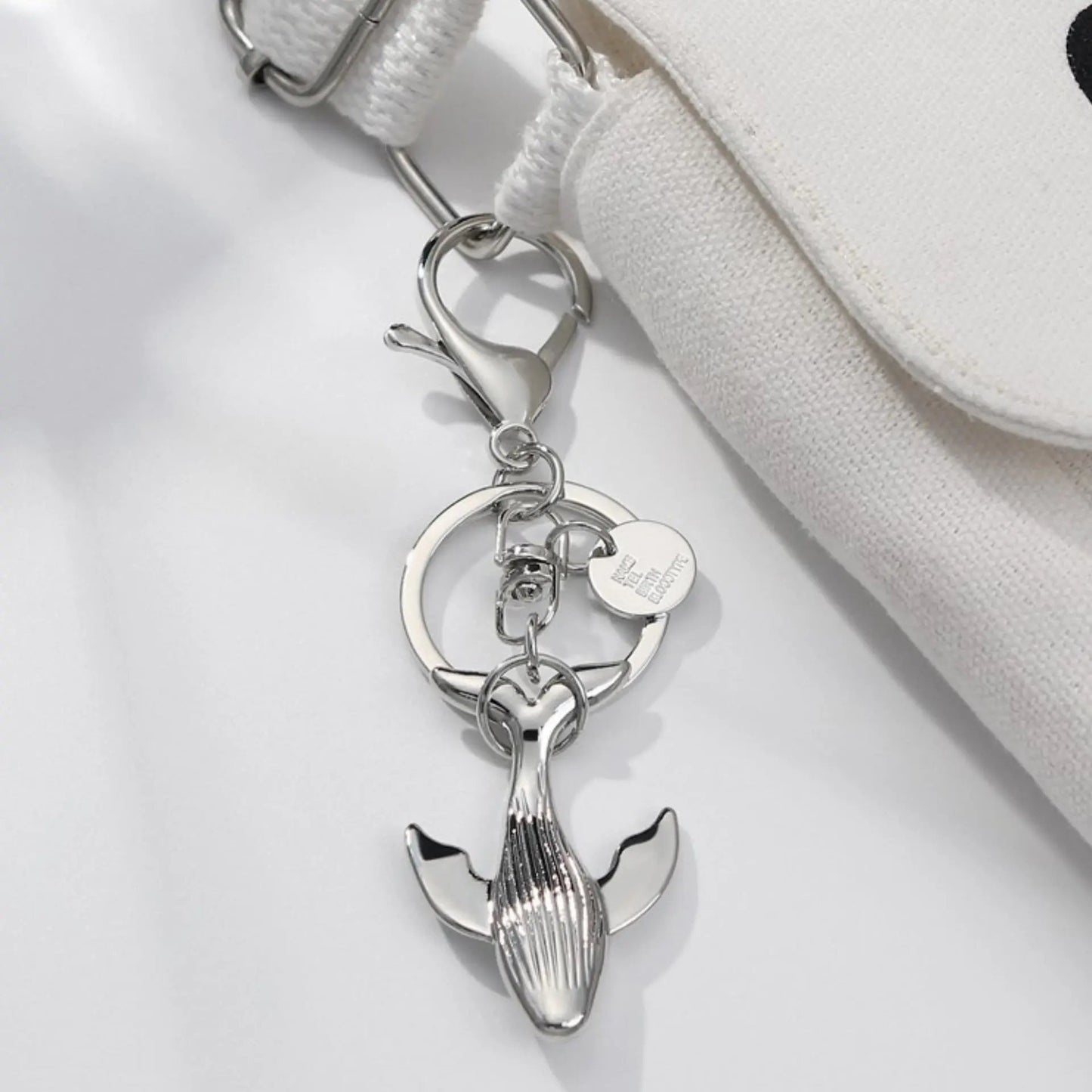 Handmade Whale Metal Keychain: Ocean-inspired Accessory for Adventurers