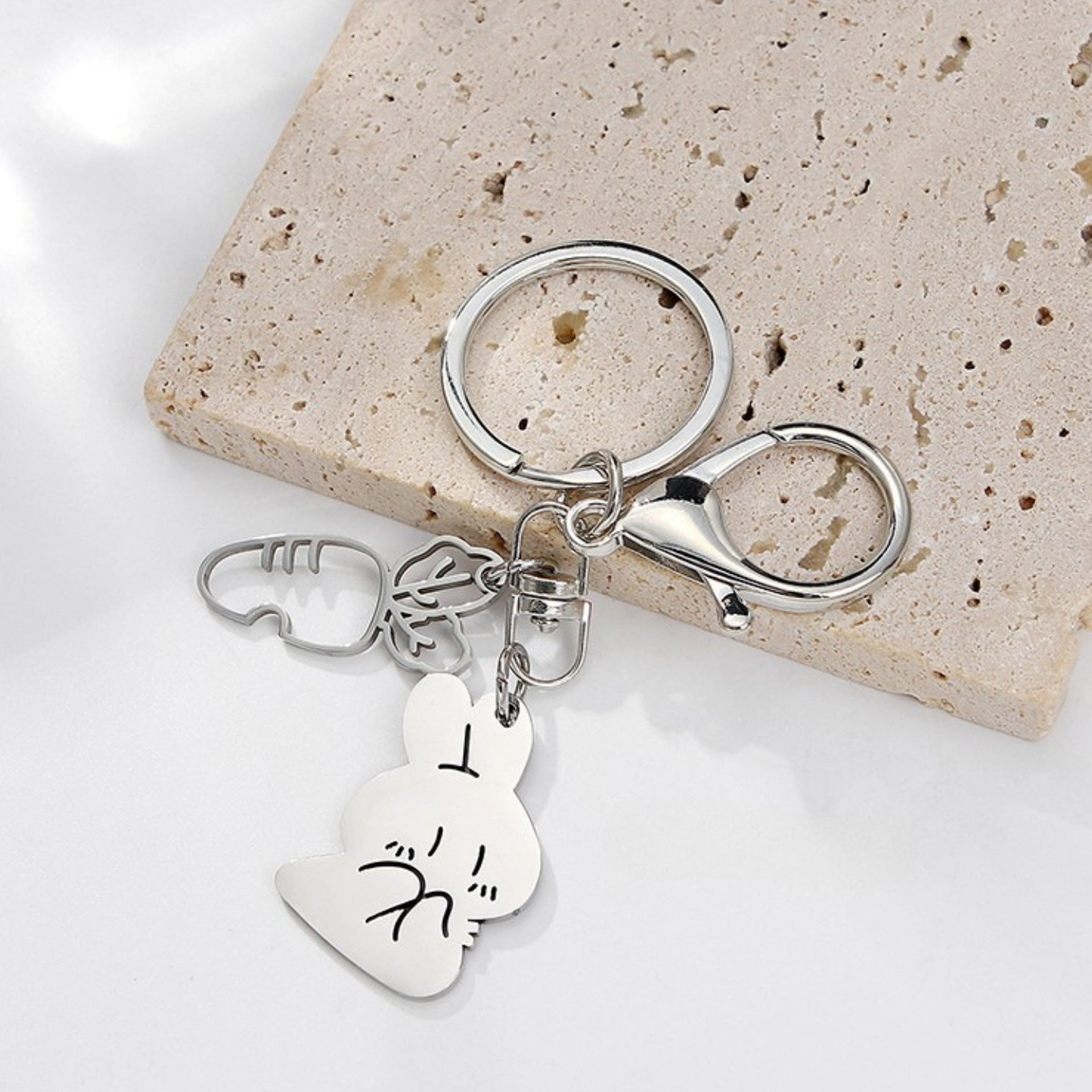 Adorable Bunny Metal Keychain - Perfect Gift for Bunny Lovers