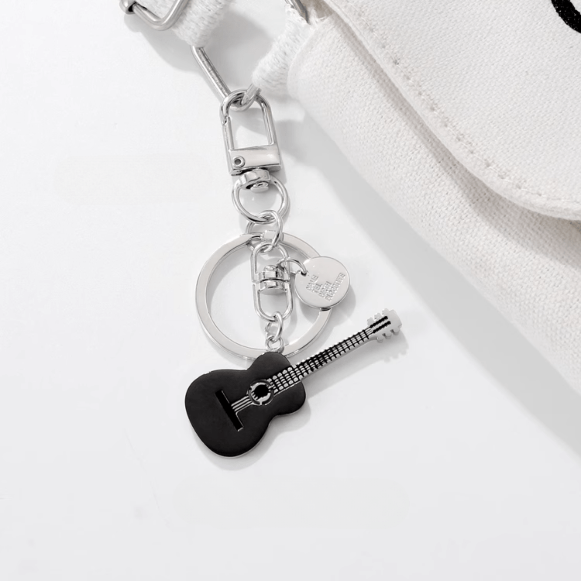 Music Lover's Guitar Metal Keychain - Durable & Stylish Accessory!