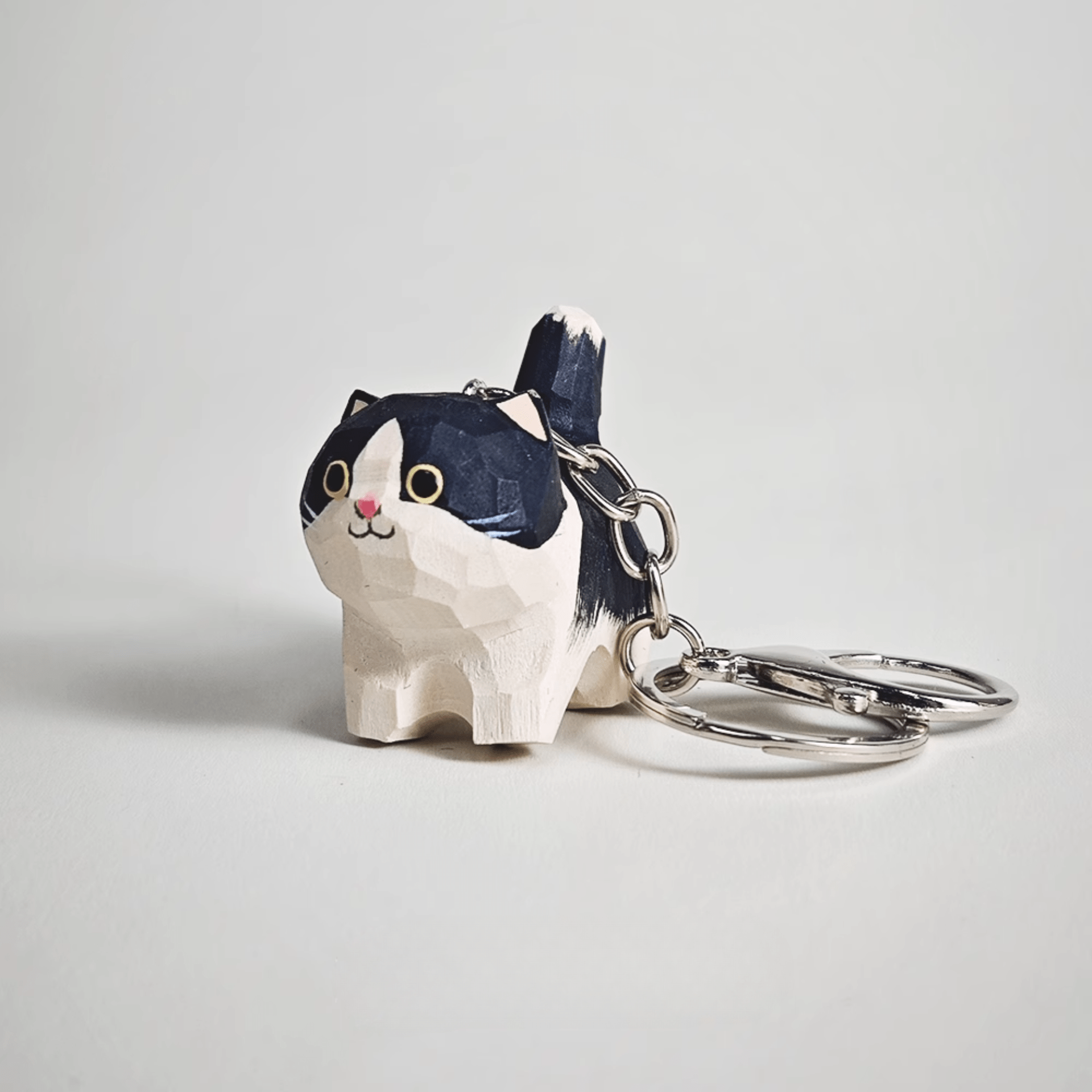 Mini Wooden Kitten Keychain - Rustic Elegance in Your Pocket