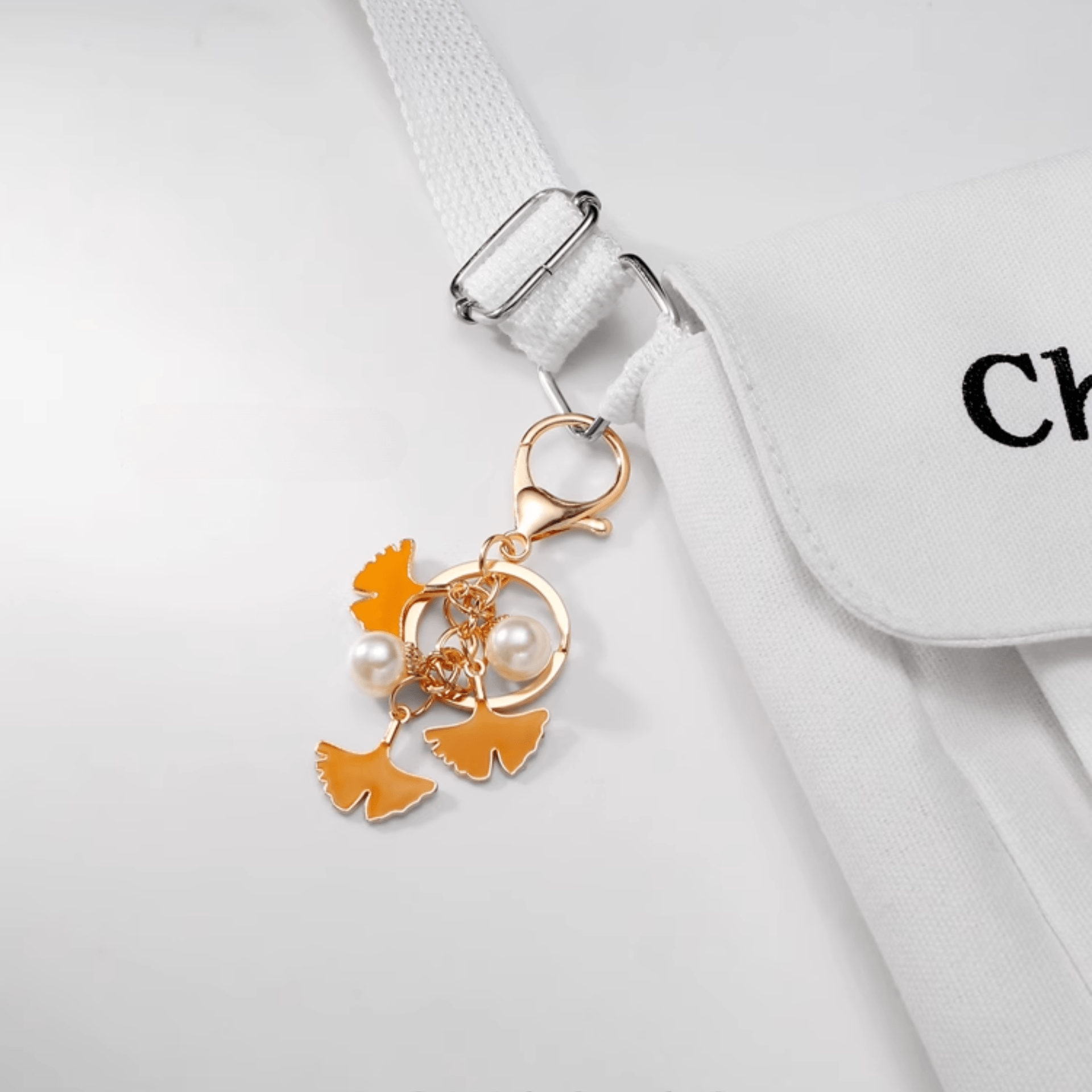 Handmade Maple Pearl Metal Keychain: Nature-inspired Elegance