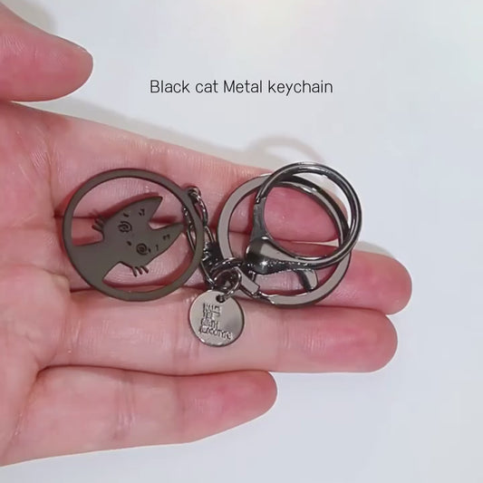 Handmade Black Cat Metal Keychain: Mystery and Style for Cat Lovers!