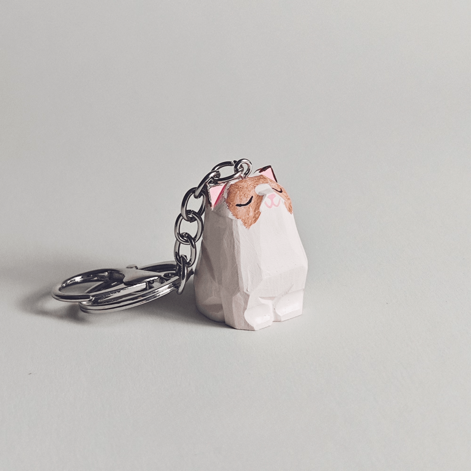 Ragdoll Cat Wooden Keychain - Handcrafted Eco-Friendly Design for Cat Lovers