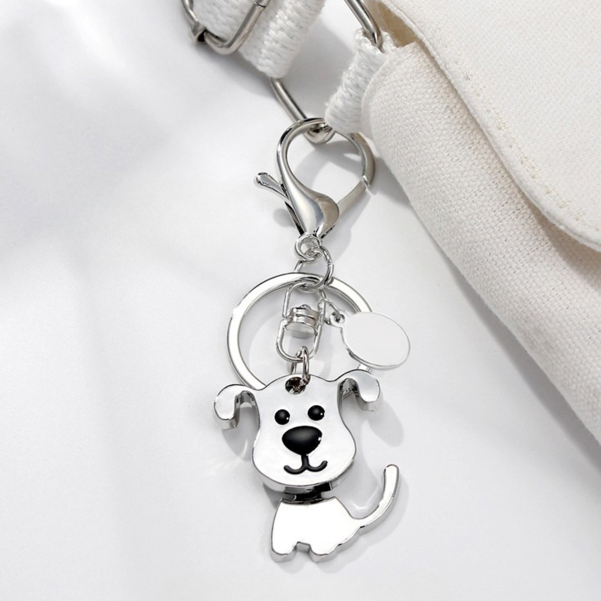 Handmade Retriever Dog Metal Keychain: Loyal Companion for Keys