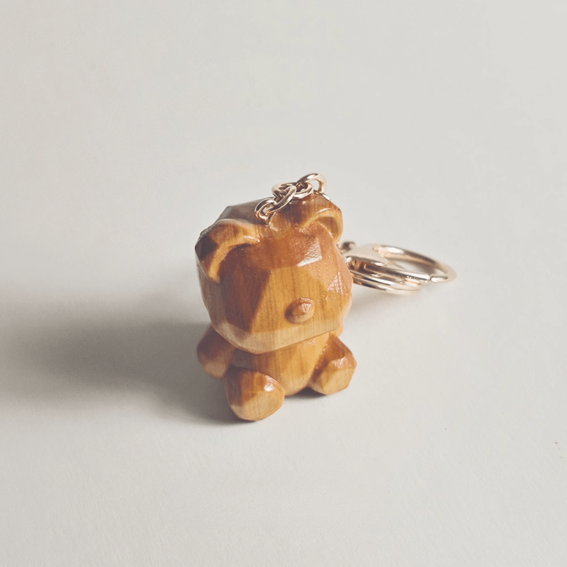 Sustainable Wood Teddy Bear Keychain - Nostalgic Eco-Friendly Charm